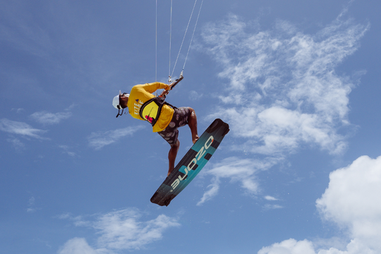 I WANT TO LEARN KITEBOARDING: WHAT DO I NEED TO KNOW?